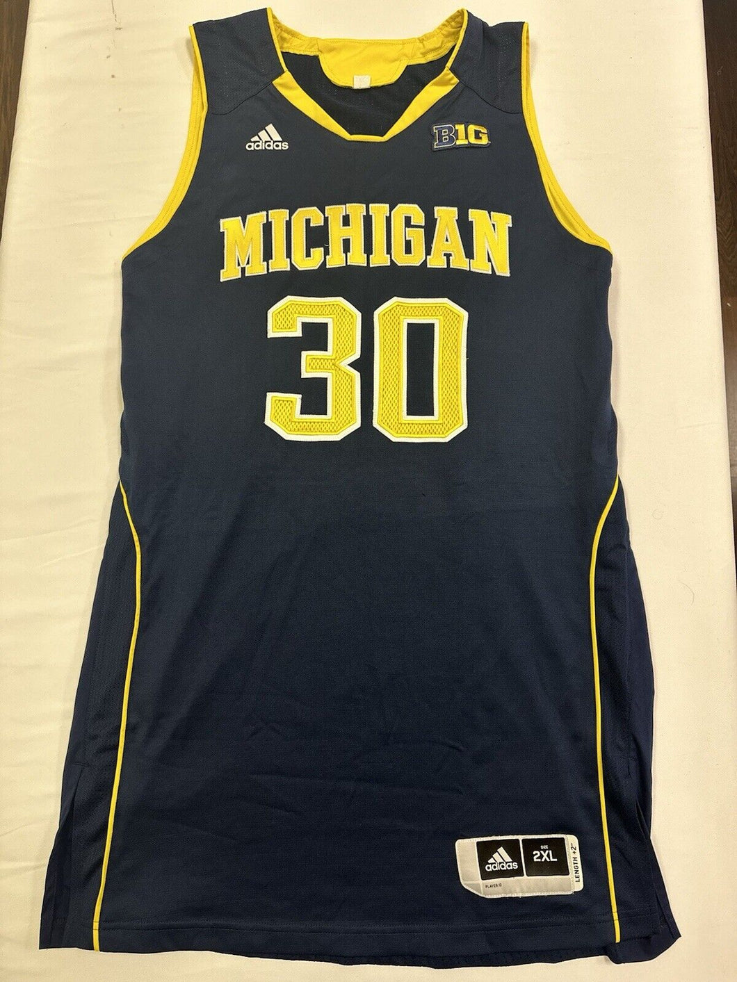 2010 Michigan Wolverines Game Used Mens NCAA Adidas Basketball Jersey #30 2XL